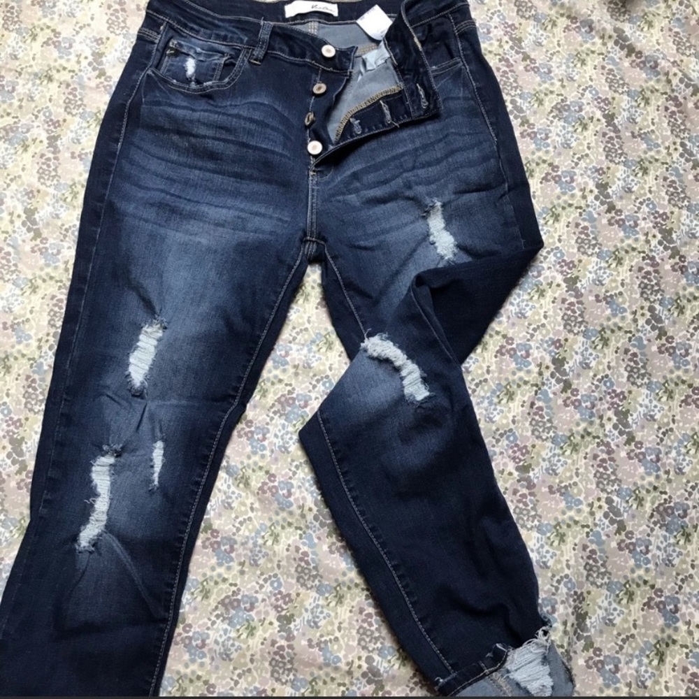 KanCan distressed button fly high rise jeans Sz 11